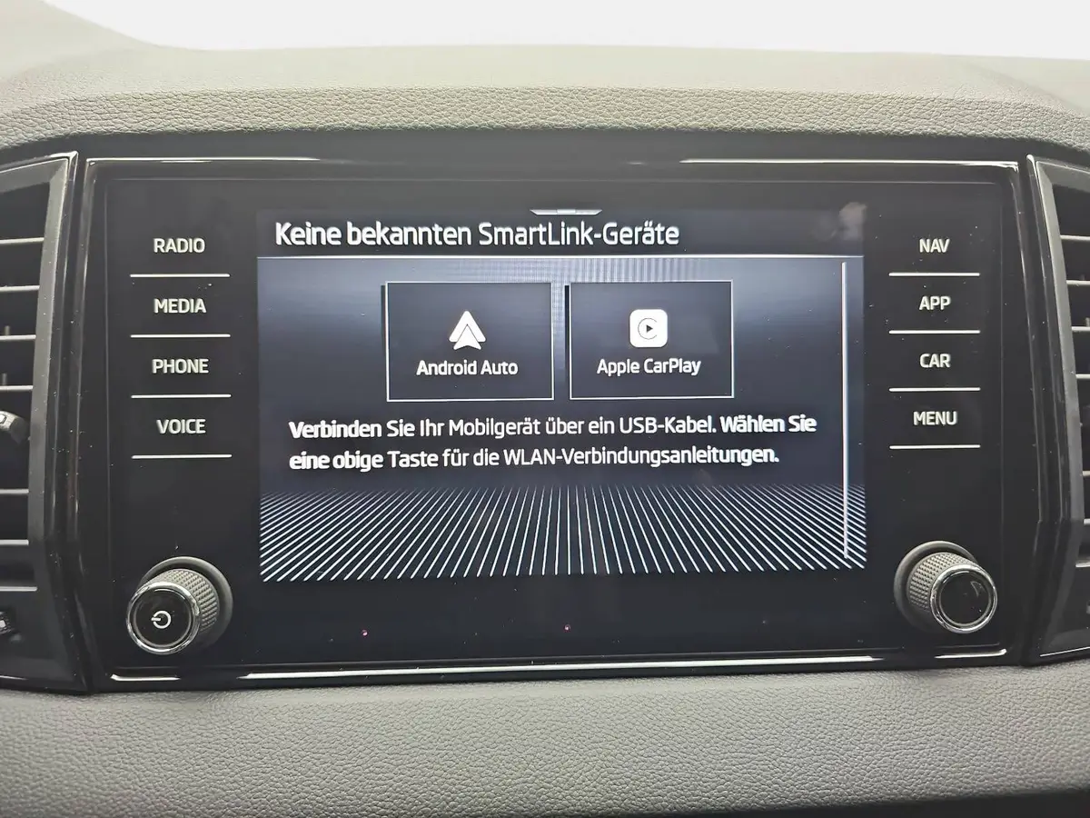 SKODA KAROQ 1.5 TSI DSG FAMILY LED KAMERA LM17