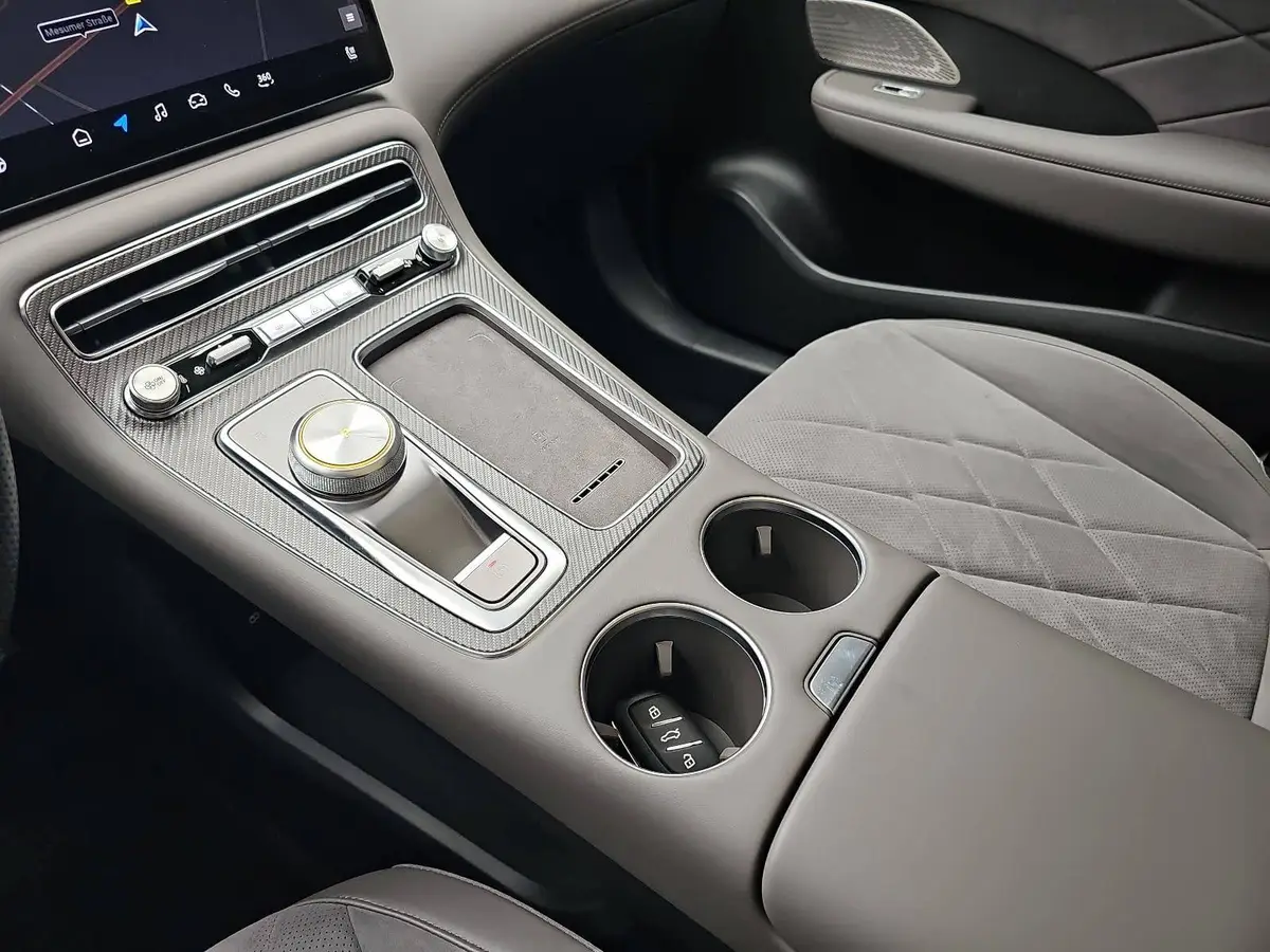 MG ANDERE EV 77 KWH LUXURY PANORAMA LEDER 20-ZOLL