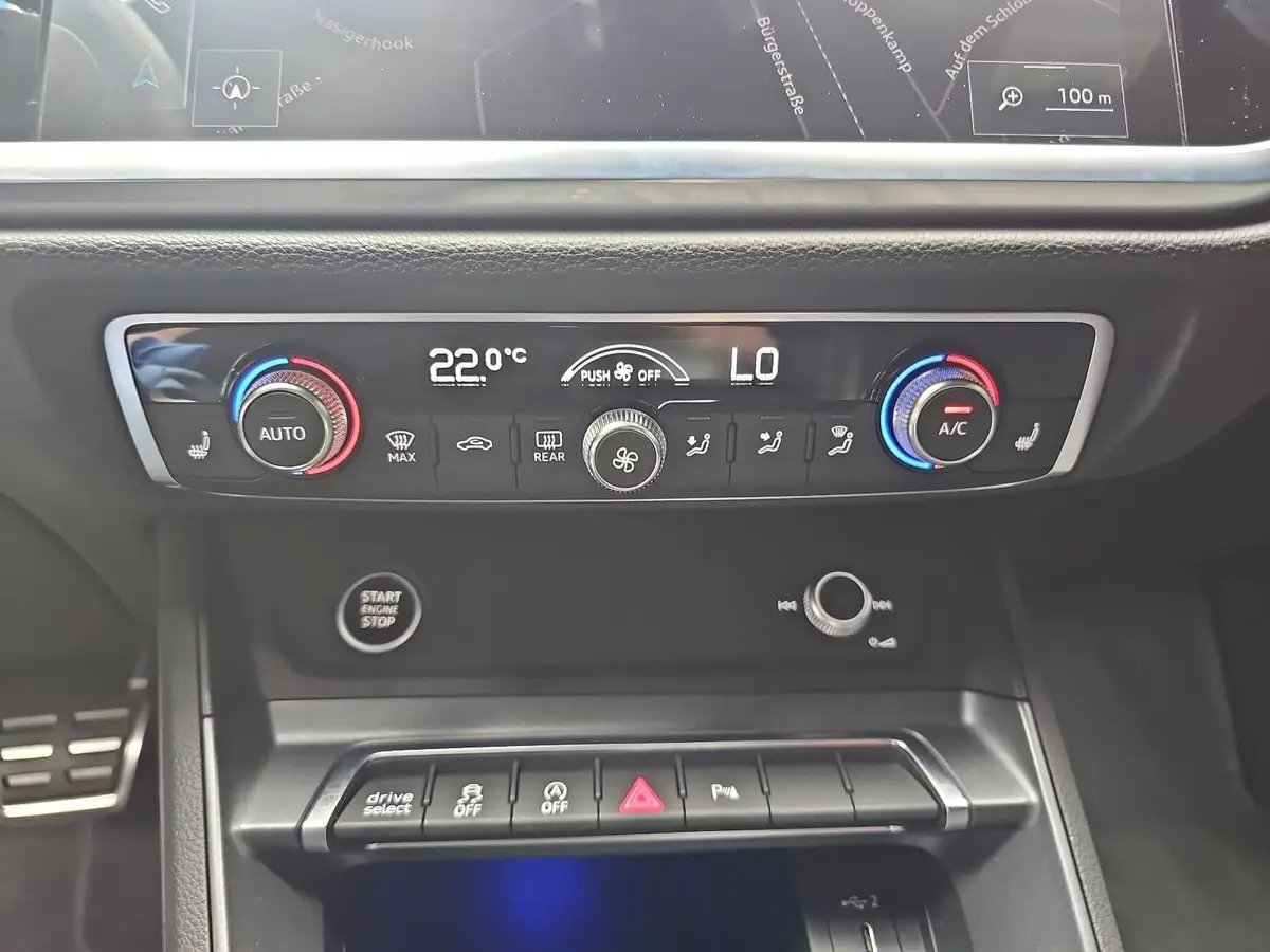 AUDI Q3 35 TFSI DSG S line LED Winter GRA DAB