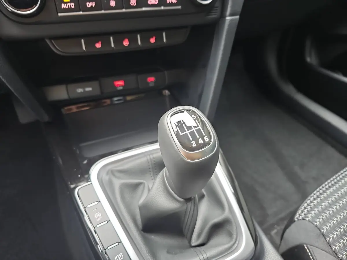 KIA CEED 1.5 T-GDI VISION KOMFORT+ SITZH.