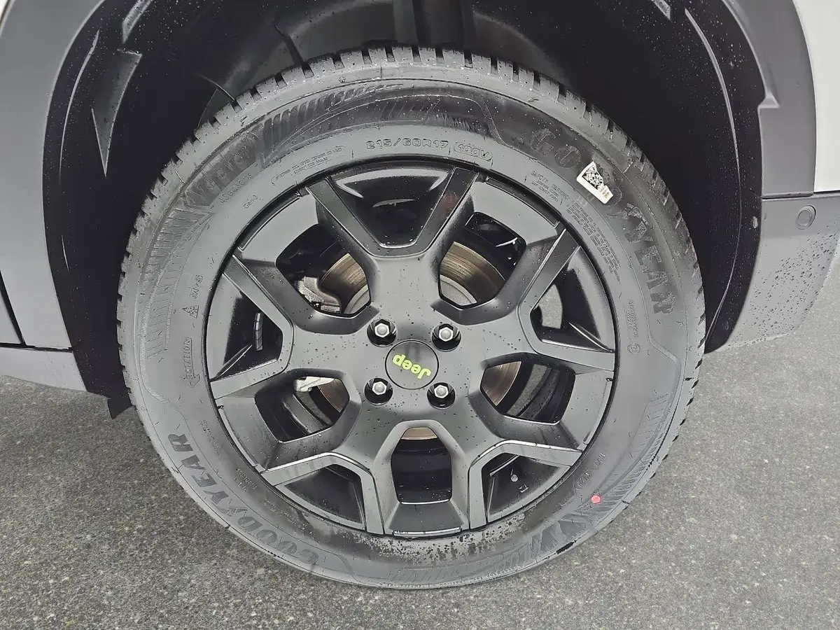 JEEP AVENGER 1.2 E-HYBRID T3 DCT 4XE OVERLAND MJ26 INFOTAINMENT & KOMFORTPAKET