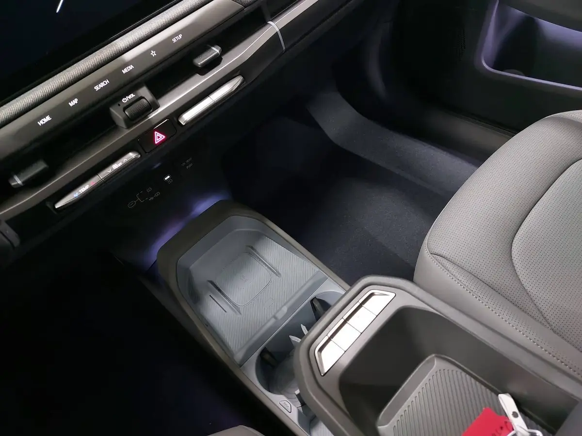 KIA EV3 81.4 KWH EARTH MJ26 WINTER BUSIN. UPGRADE DRIVEWISE-PARK DESIGN SOUND