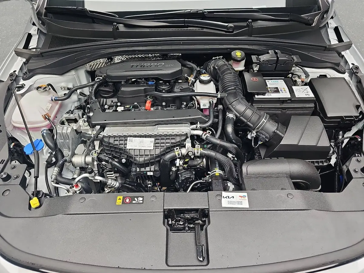 KIA XCEED 1.6 T-GDI 180 DCT SPIRIT MJ27 SOUND SITZ ADVANCED GLASDACH