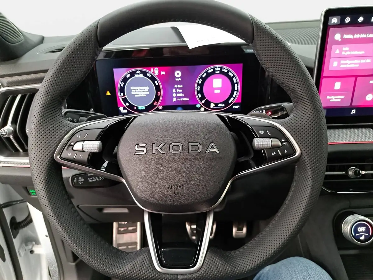 SKODA KODIAQ 1.5 TSI DSG SPORTLINE NAVI LED ACC PANO WINTER AHK