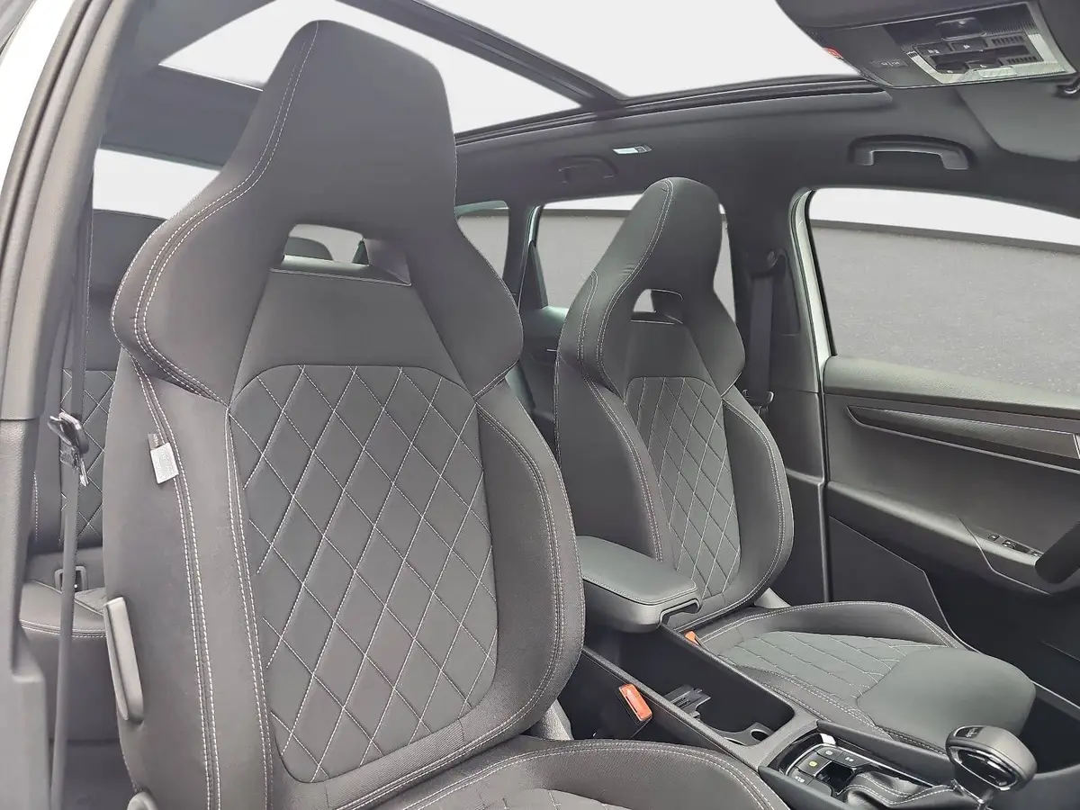 SKODA KAROQ 1.5 TSI DSG SPORTLINE NAVI LED-MATRIX PANO CANTON