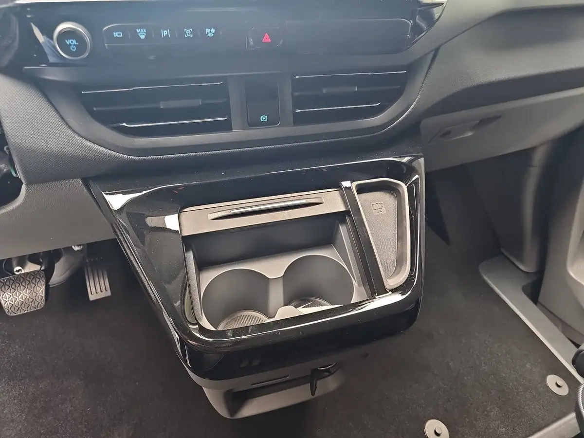 FORD TOURNEO CUSTOM 2.0 ECOBLUE AUTO. L1 TITANIUM X NAVI LED AHK