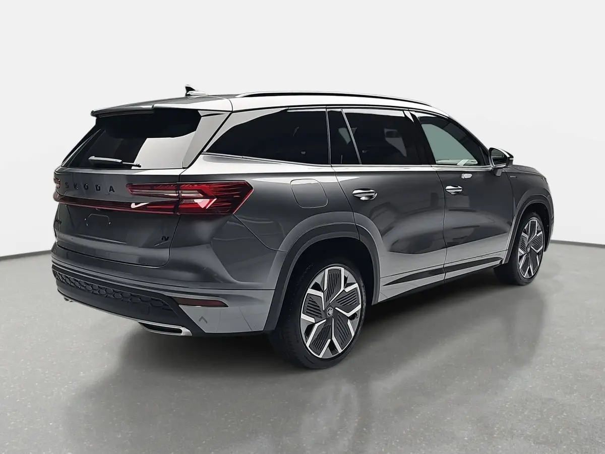 SKODA KODIAQ 1.5 TSI DSG IV PHEV SPORTLINE AHK PANO LM
