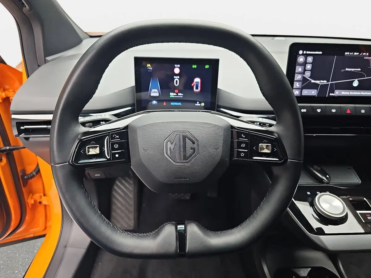 MG MG4 AUTO. 64KWH LUXURY LED KLIMAUTO WINTER