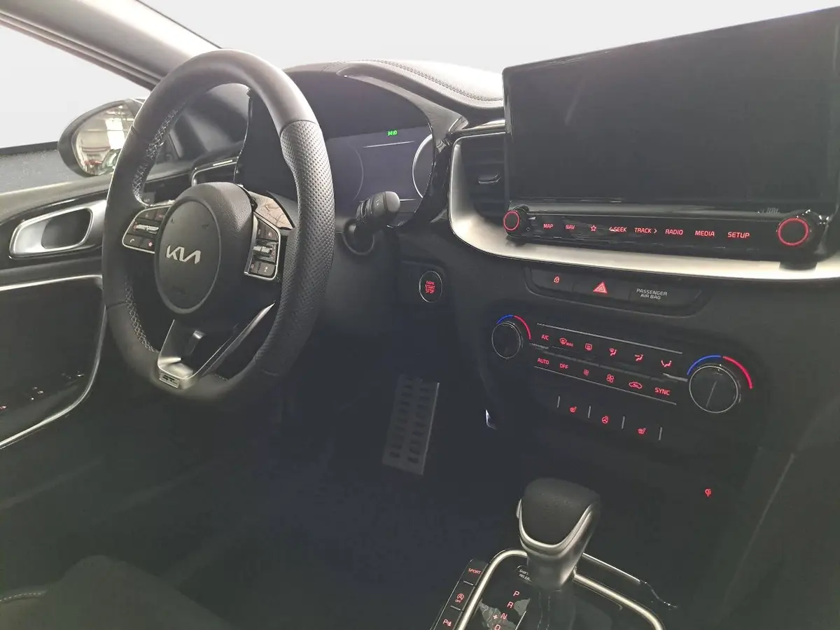 KIA CEED SW 1.5 T-GDI DCT7 GT-LINE TECHNOLOGIE LEDER PERFORMANCE