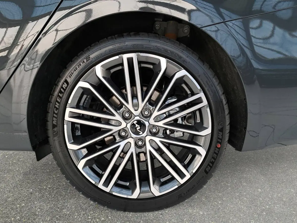 KIA CEED SW 1.5 T-GDI DCT7 GT-LINE TECHNOLOGIE LEDER PERFORMANCE