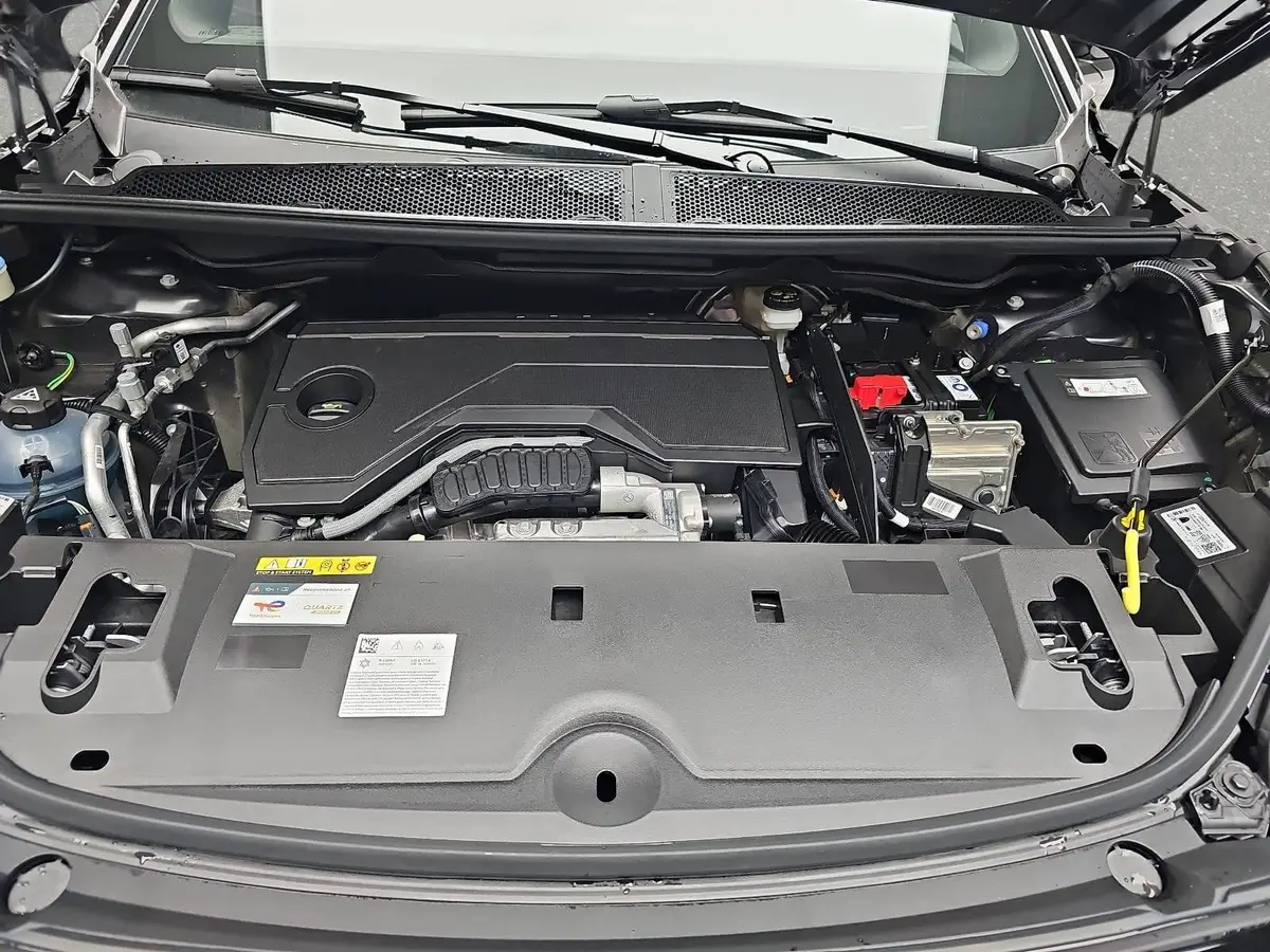 PEUGEOT 3008 1.2 HYBRID 145 E-DSC6 GT NAVI KLIMA LED AHK LM19