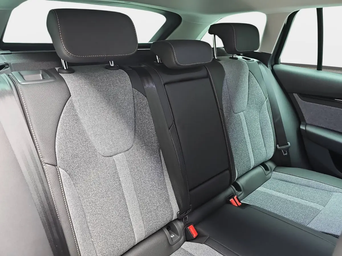 SKODA OCTAVIA COMBI 1.5 TSI ETEC DSG SELECTION NAVI LED ACC WINER KAM