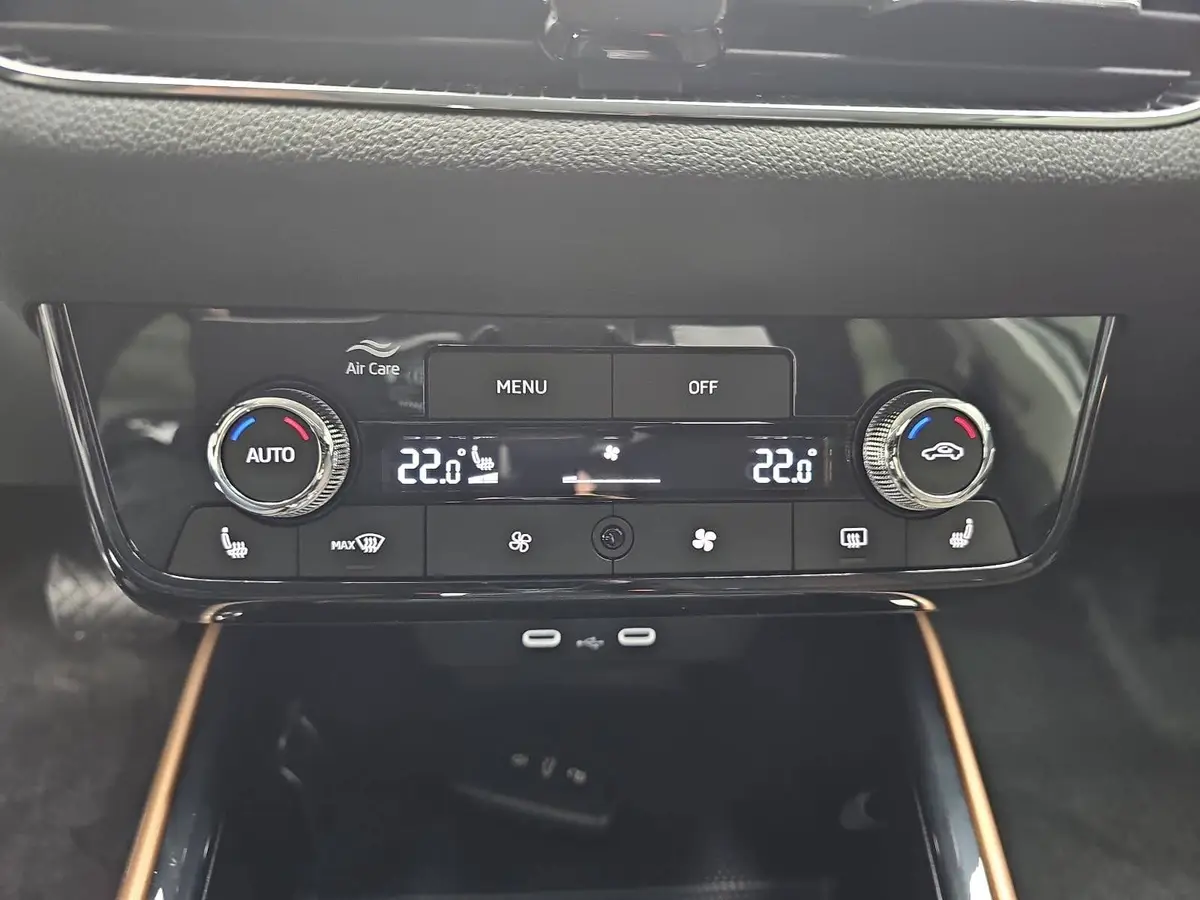 SKODA FABIA 1.0 TSI DSG 130 JAHRE PREMIUM LED KAMERA LM16