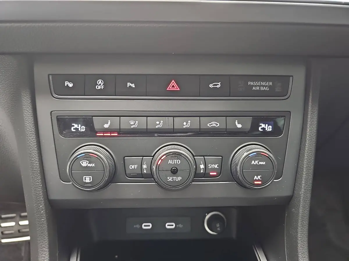 CUPRA ATECA 1.5 TSI DSG NAVI LED ACC LEDER KAMERA LM19