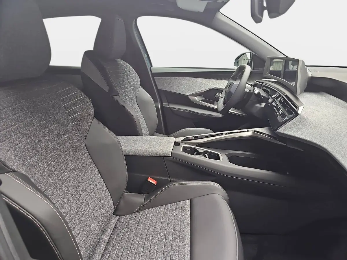PEUGEOT 3008 1.2 HYBRID 145 E-DSC6 ALLURE LED WINTER AHK LM
