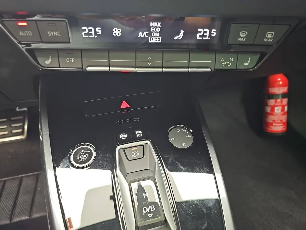 AUDI Q4 E-TRON 45 S-LINE 82KWH LED-MATRIX KAMERA