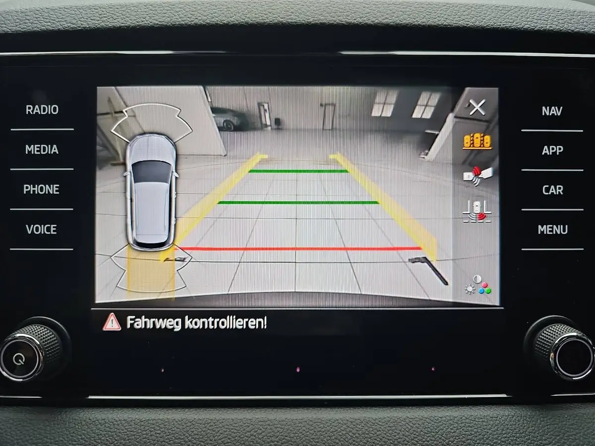 SKODA KAROQ 2.0 TSI DSG SPORTLINE 4X4 NAVI LED