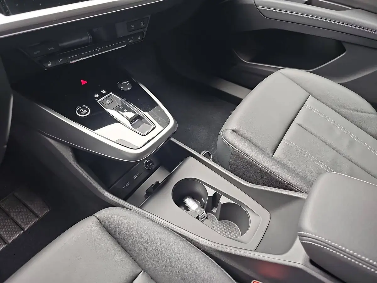 AUDI Q4 E-TRON 35 (52 KWH) NAVI LED KAMERA