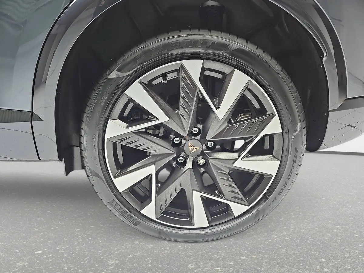 CUPRA FORMENTOR 1.5 ETSI DSG NAVI LED ACC SPURPAKET EL.HECKKL. KAM