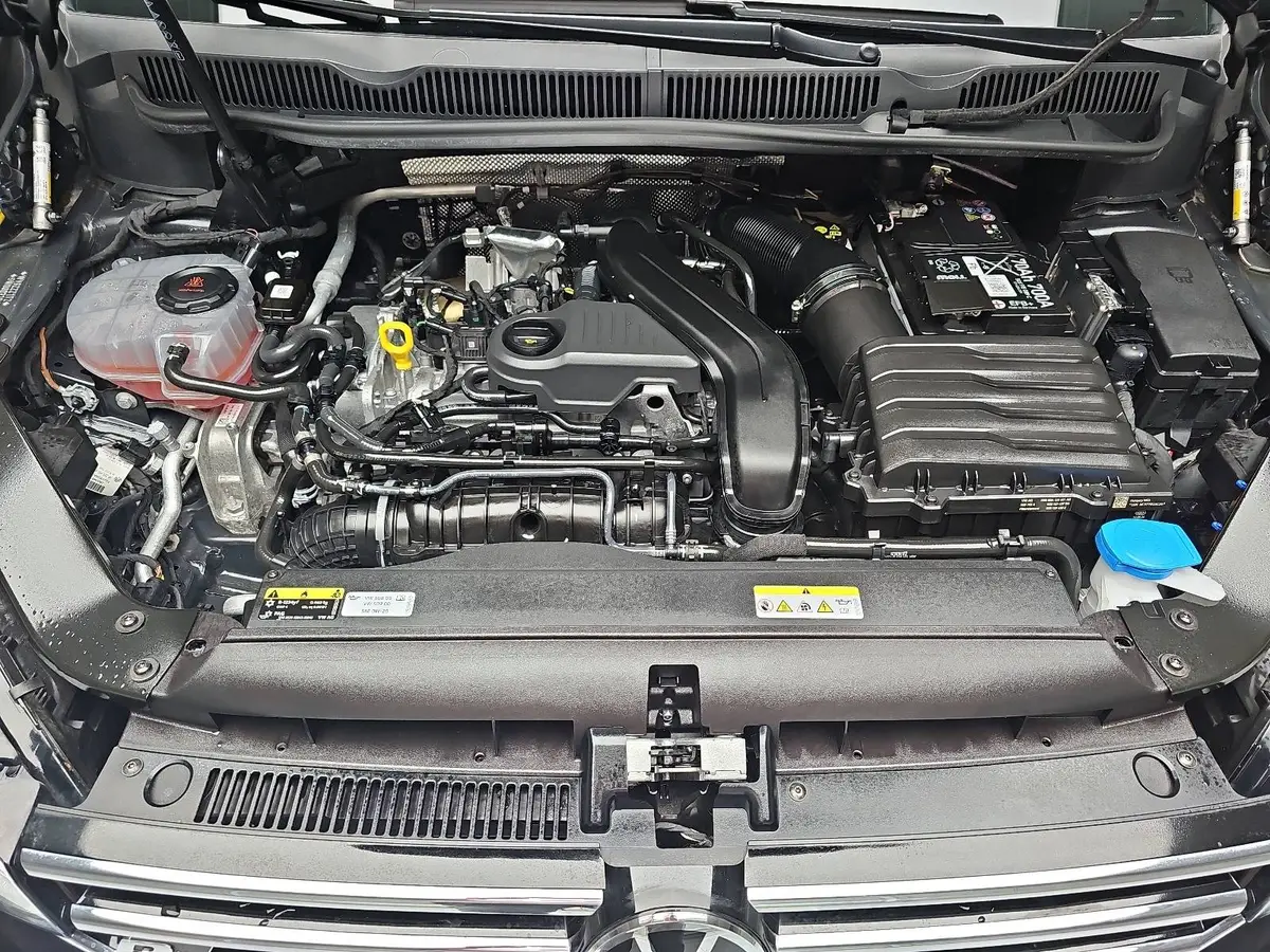 VW TOURAN 1.5 TSI DSG HIGHLINE R-LINE NAVI LED ACC PANO KAME