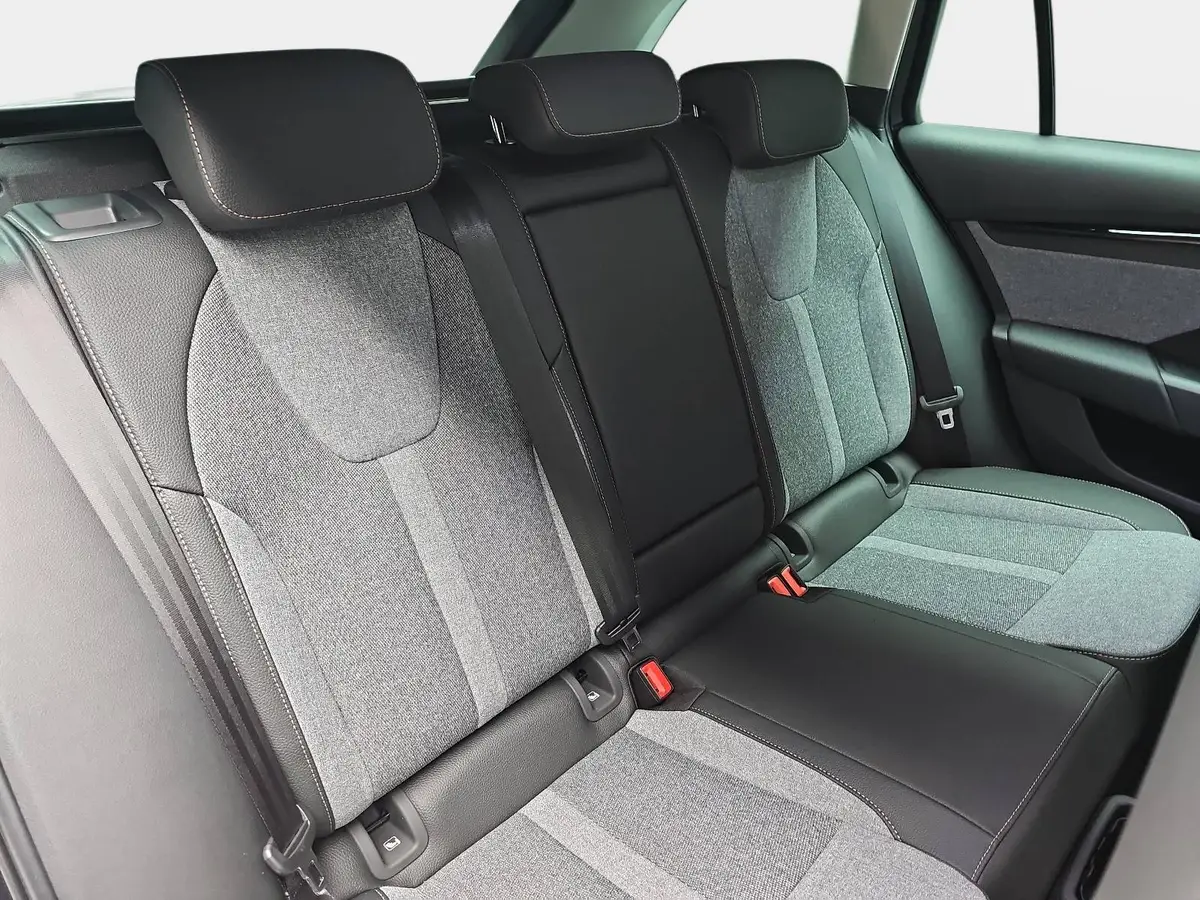 SKODA OCTAVIA COMBI 1.5 TSI ETEC DSG SELECTION NAVI LED ACC WINTER KA