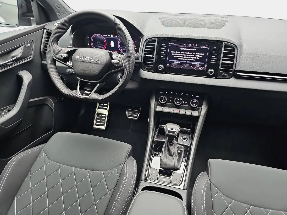 SKODA KAROQ 1.5 TSI DSG SPORTLINE NAVI LED-MATRIX PANO CANTON