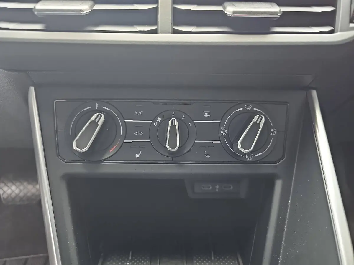 VW TAIGO 1.0 TSI DSG LIFE NAVI LED ACC LM