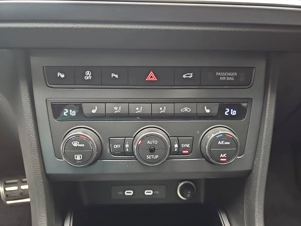 CUPRA ATECA 1.5 TSI DSG NAVI LED LEDER ACC PANO EL.HECKK. KAME