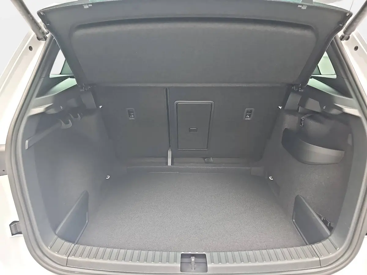 SKODA KAROQ 1.5 TSI DSG SPORTLINE NAVI LED-MATRIX PANO CANTON