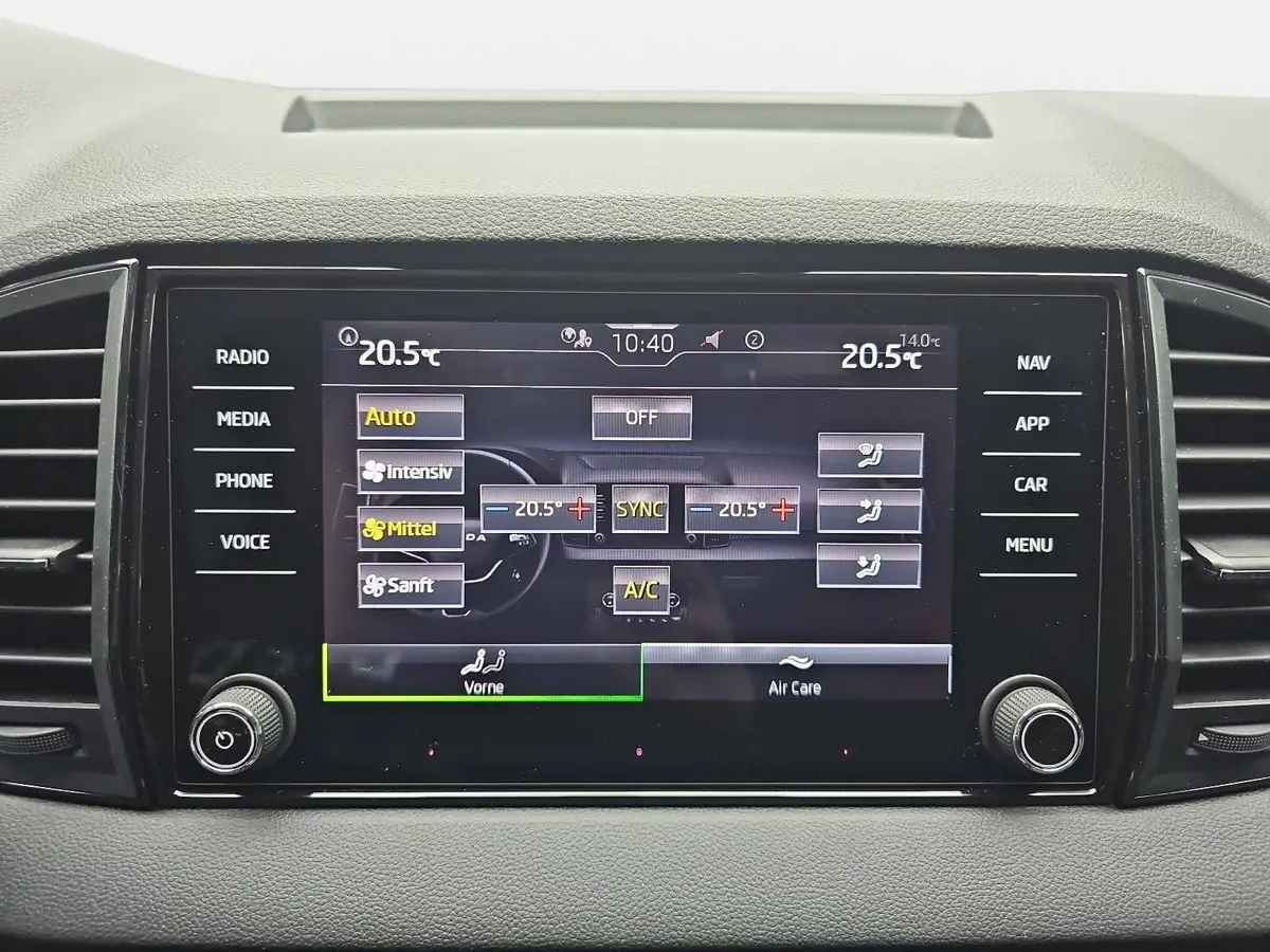 SKODA KAROQ 2.0 TDI DSG SELECTION LED AHK KAMERA