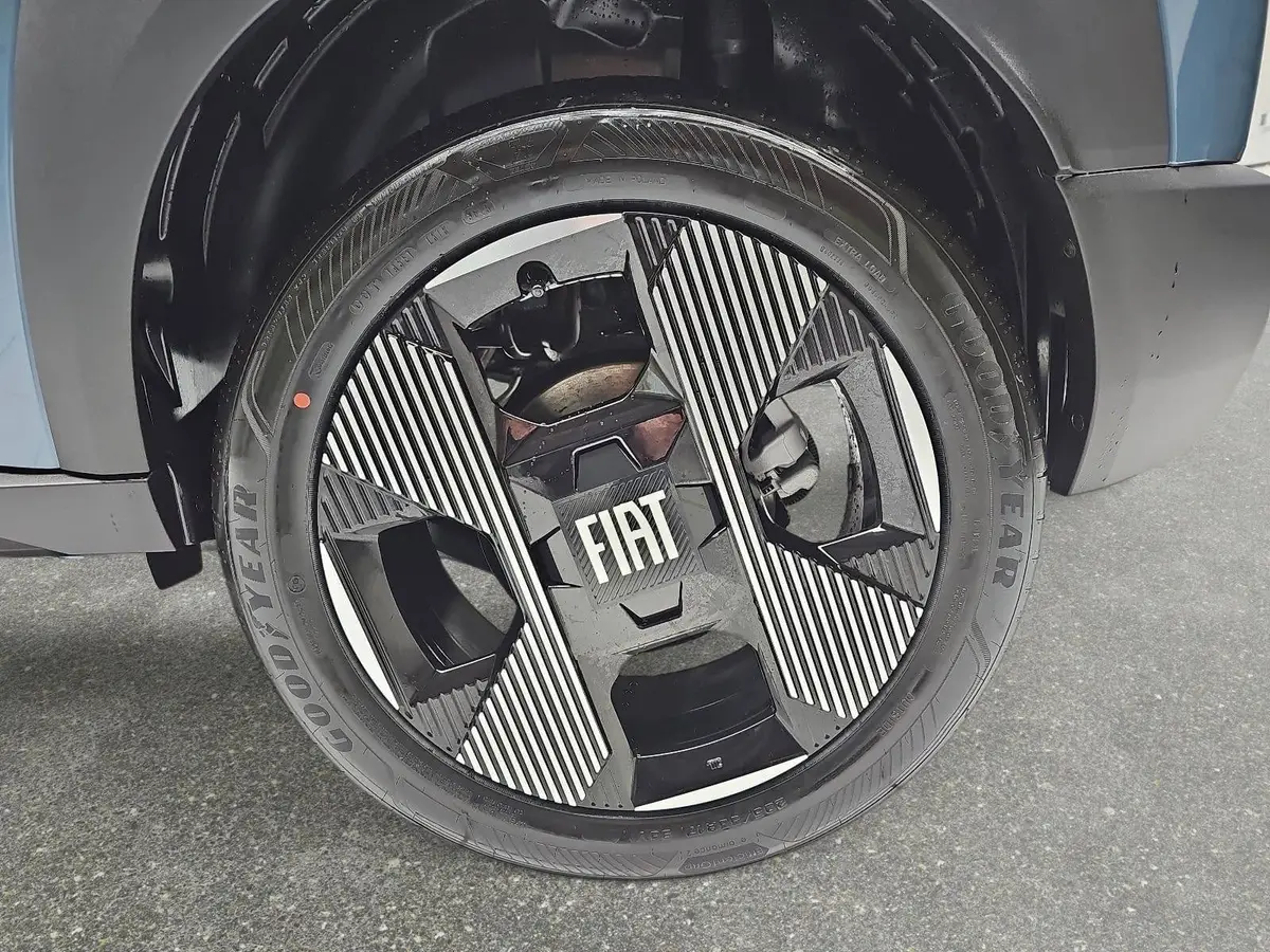 FIAT GRANDE PANDA HYBRID 1.2 EDCT LA PRIMA WINTER PAKET