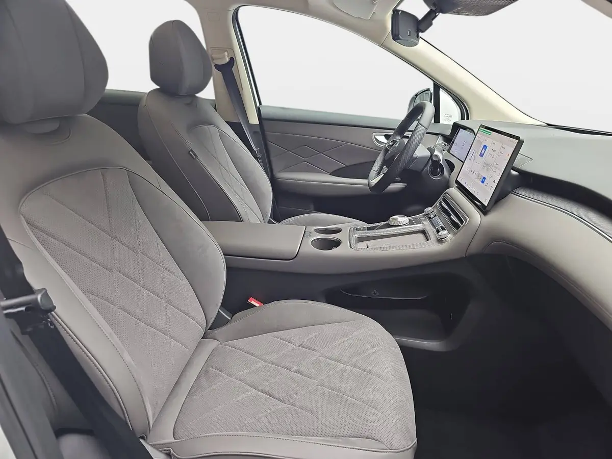 MG ANDERE EV 77 KWH LUXURY PANORAMA LEDER 20-ZOLL