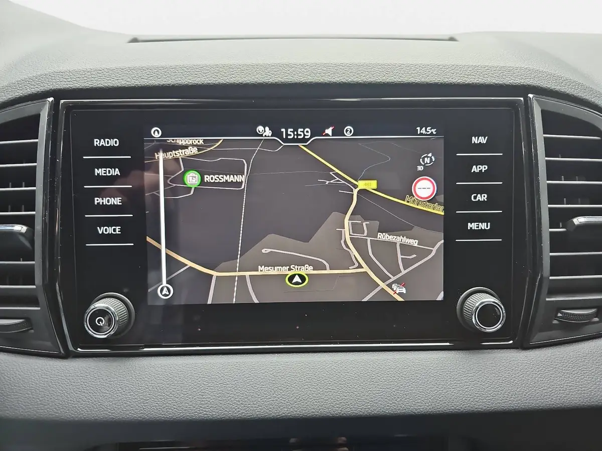 SKODA KAROQ 1.5 TSI DSG SELECTION NAVI LED ACC WINTER KAMERA A