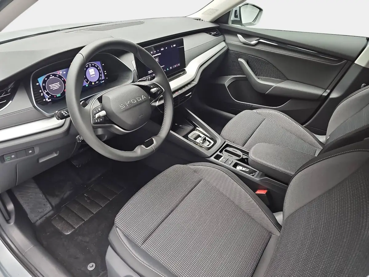 SKODA OCTAVIA COMBI 1.5 TSI DSG 130 JAHRE KLIMAAUTO LED SMARTLINK KAME