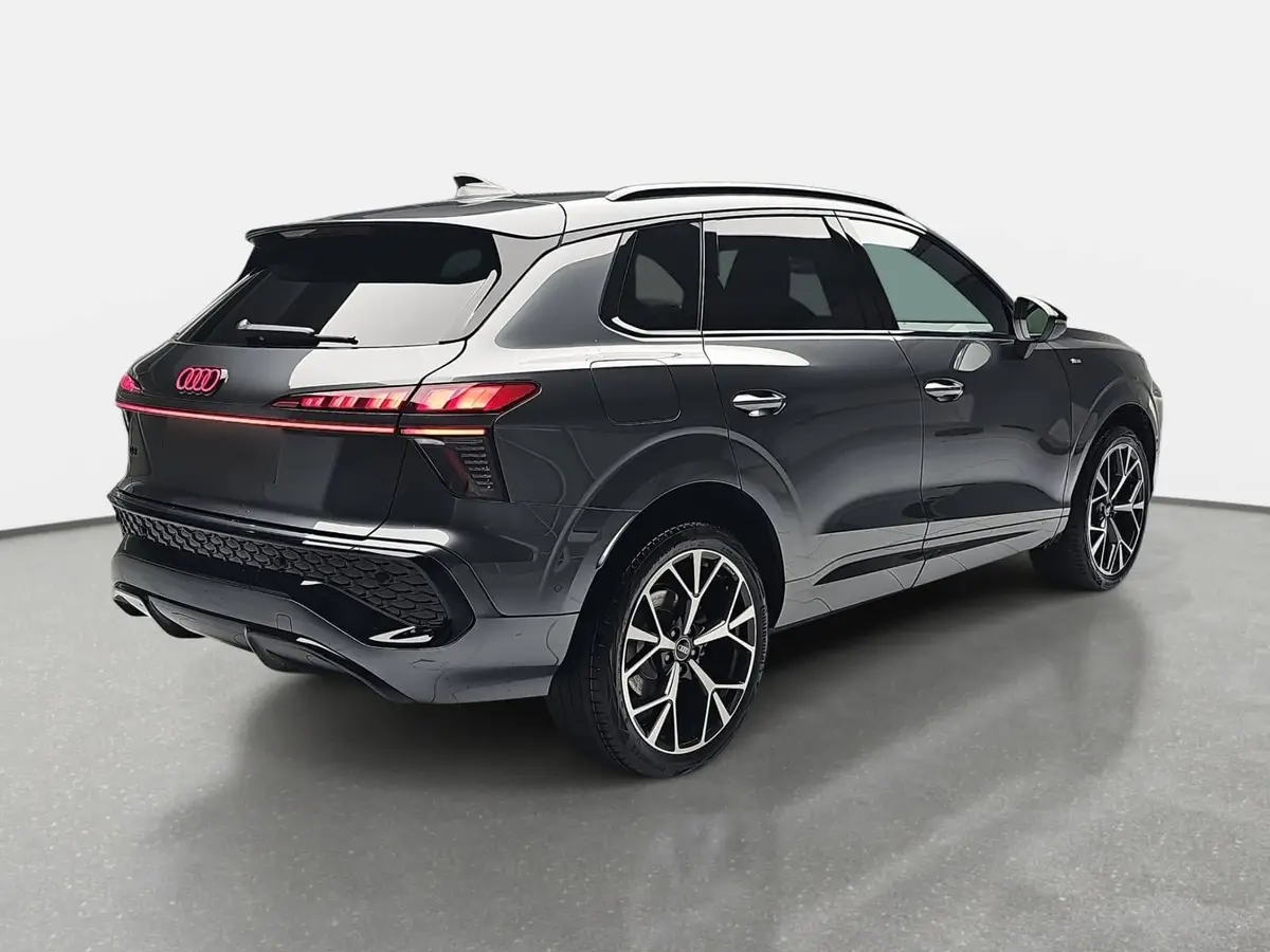 AUDI Q3 TFSI S-TRONIC S-LINE NAVI LED-PLUS ACC BLACK-STYLE