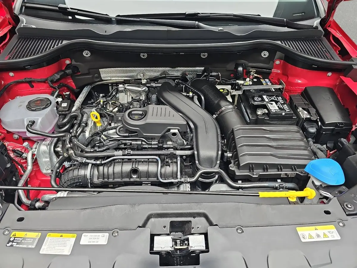 SKODA KAROQ 1.5 TSI DSG SPORTLINE NAVI LED-MATRIX PANO CANTON