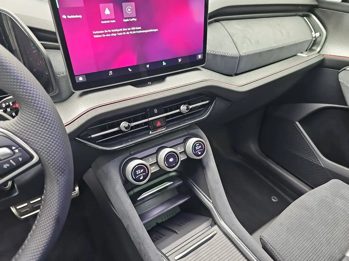 SKODA KODIAQ 1.5 TSI DSG SPORTLINE NAVI LED ACC PANO WINTER AHK