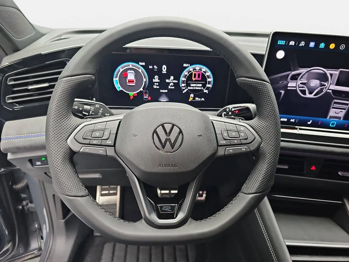 VW TIGUAN 2.0 TDI DSG R-LINE NAVI LED PANO