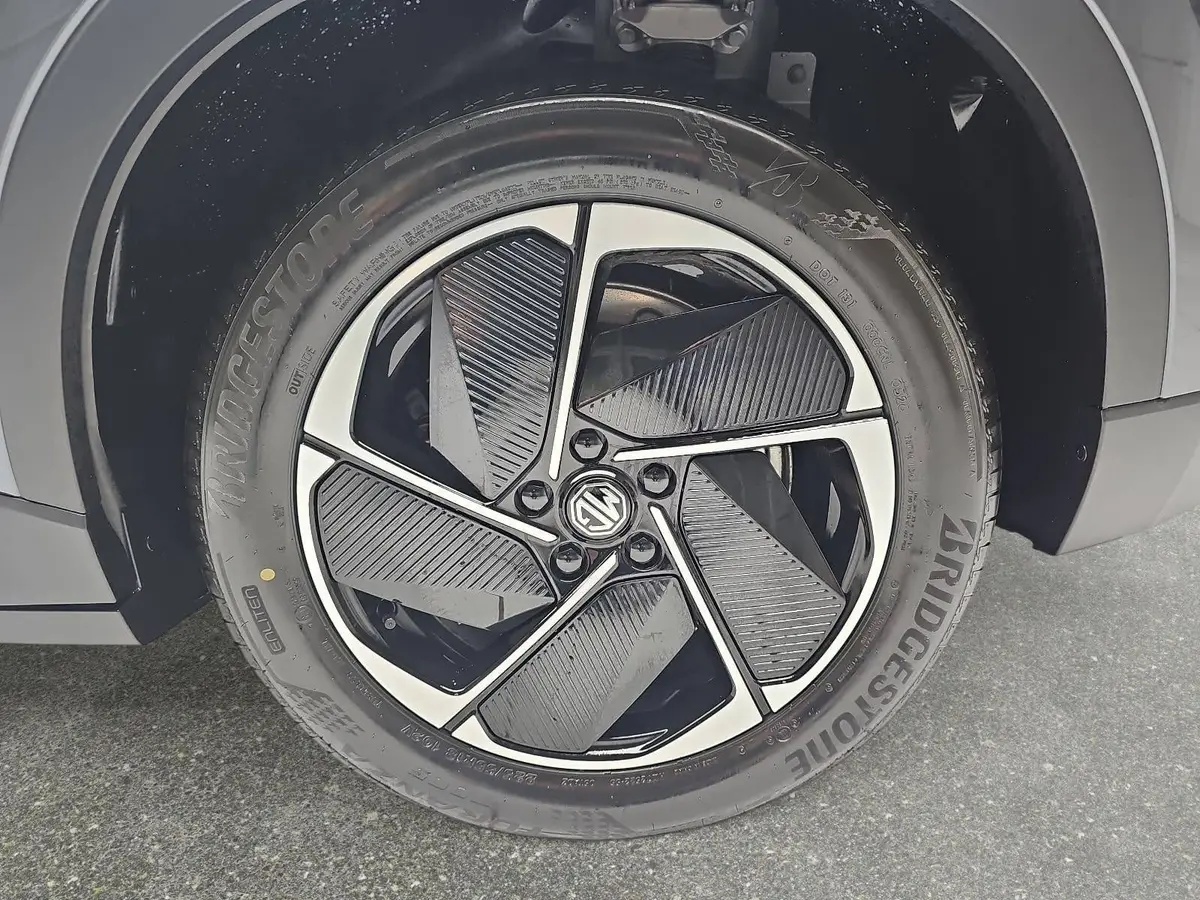 MG S5 EV 64 KWH MY25 LUXURY