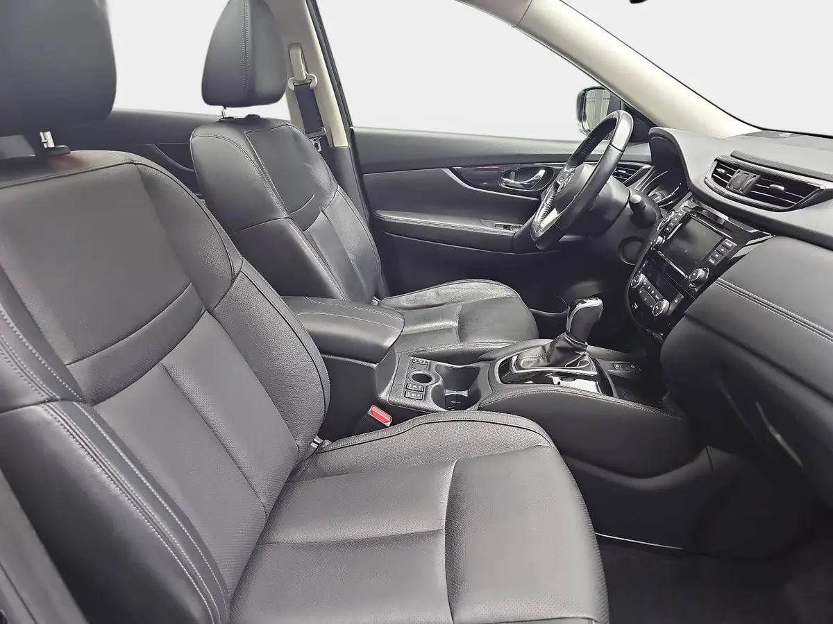NISSAN X-TRAIL 1.3 DIG-T TEKNA LED NAVI 7-S AHK PANO LM