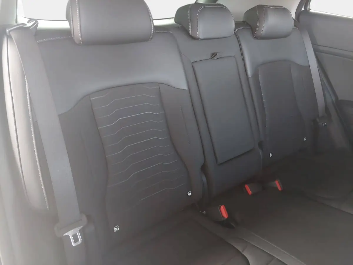 KIA SPORTAGE 1.6 T-GDI 150 2WD DCT SPIRIT MJ26 GLASDACH DRIVEWISE SOUND