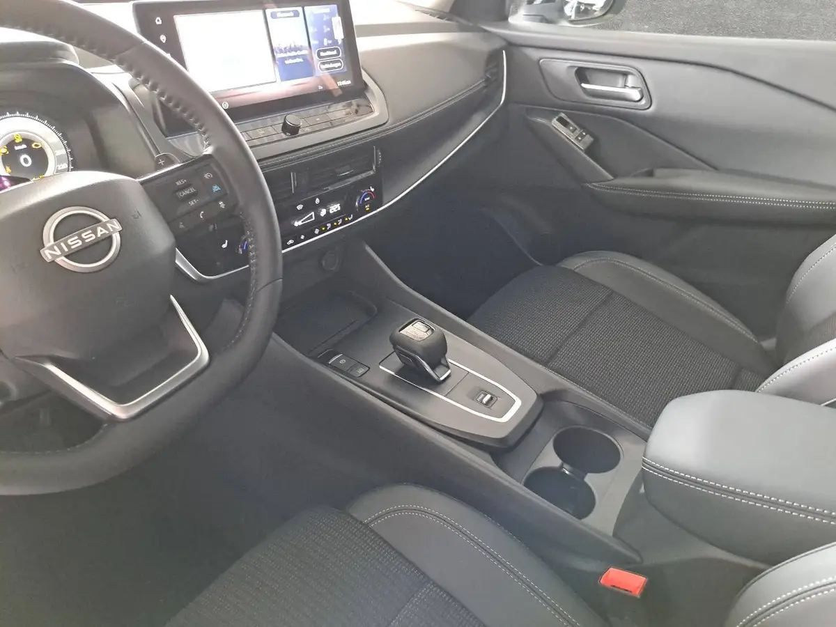 NISSAN QASHQAI 1.3 DIG-T MHEV AUTO. N-CONNECTA WINTER EL-HECKKLAPPE