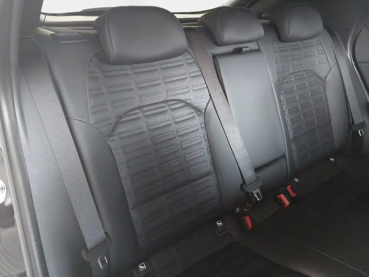 KIA XCEED 1.6 T-GDI 180 DCT SPIRIT MJ27 SOUND SITZ ADVANCED GLASDACH