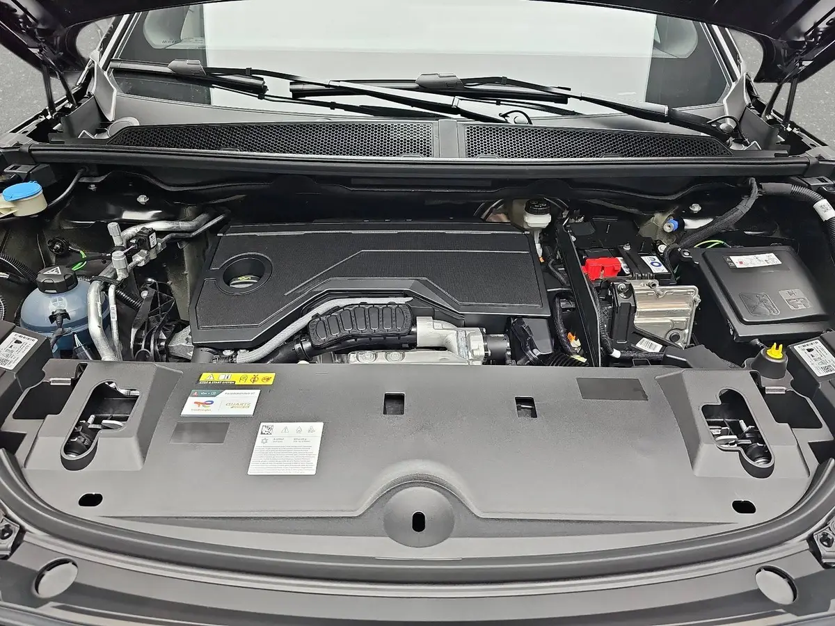 PEUGEOT 5008 1.2 HYBRID 145 E-DSC6 GT KLIMA LED 7-S DAB 360° AH