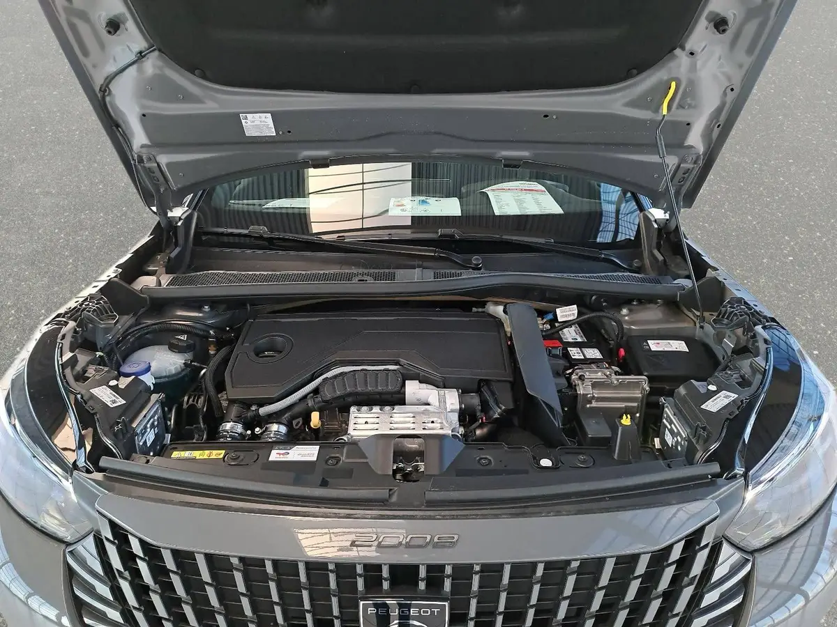 PEUGEOT 2008 1.2 HYBRID 145 E-DSC6 GT-LINE 2-WD LED KLIMAAUTO K