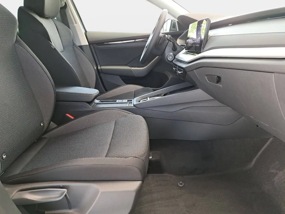 SKODA OCTAVIA COMBI 2.0 TDI DSG SELECTION AHK LM