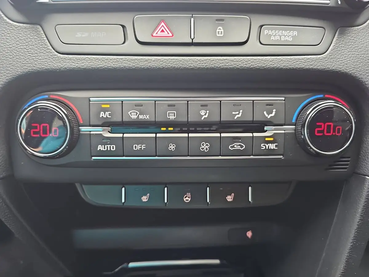 KIA CEED 1.6 CRDi Spirit Navi Winter P-Assist LM