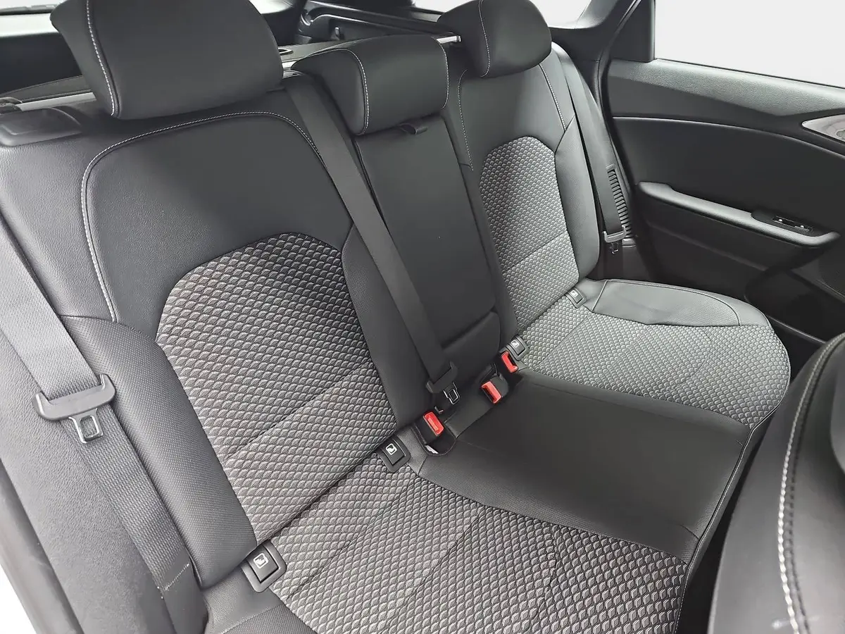 KIA CEED SW 1.6 GDI PLUG-IN-HYBRID SPIRIT SITZKOMFORT TECHNOLOGIE