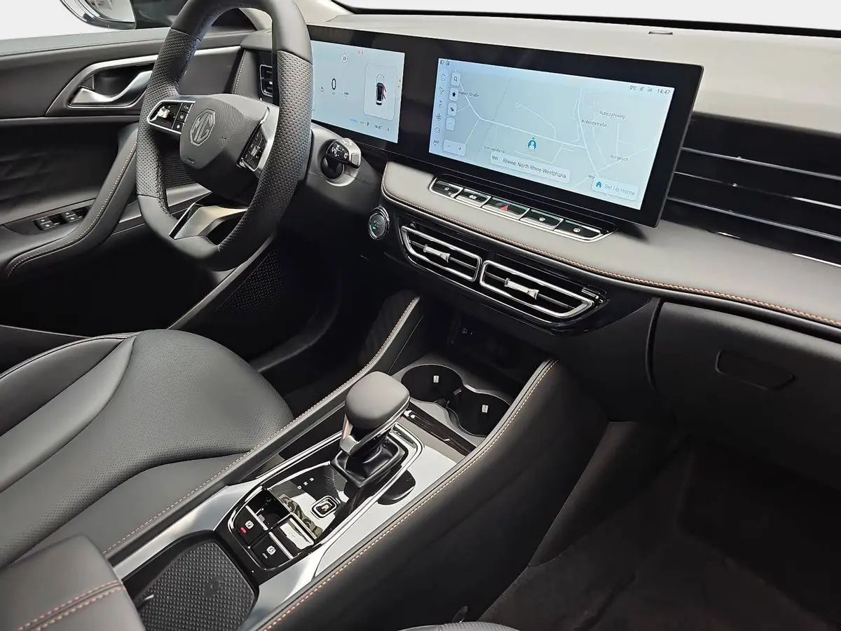 MG HS FÖRDERFÄHIG 1.5 PLUG-IN-HYBRID MY25.5 LUXURY LEDER 360-GRAD-KAMERA 19-ZOLL-LM