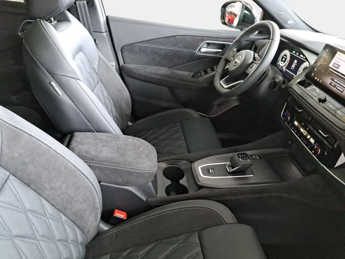 NISSAN QASHQAI 1.3 DIG-T MHEV AUTO. TEKNA PREMIUM PAKET 2-FARBEN
